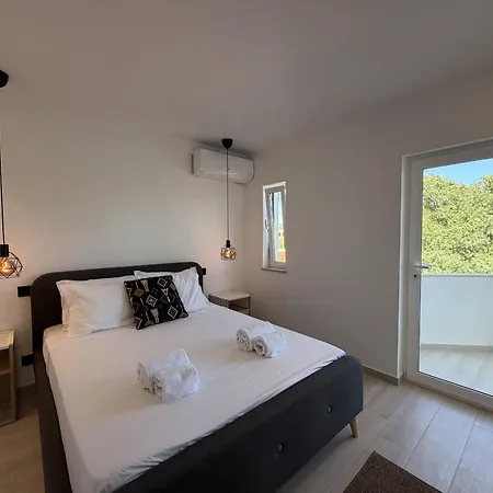 Agua Plaza T2 With Pool & Ac
